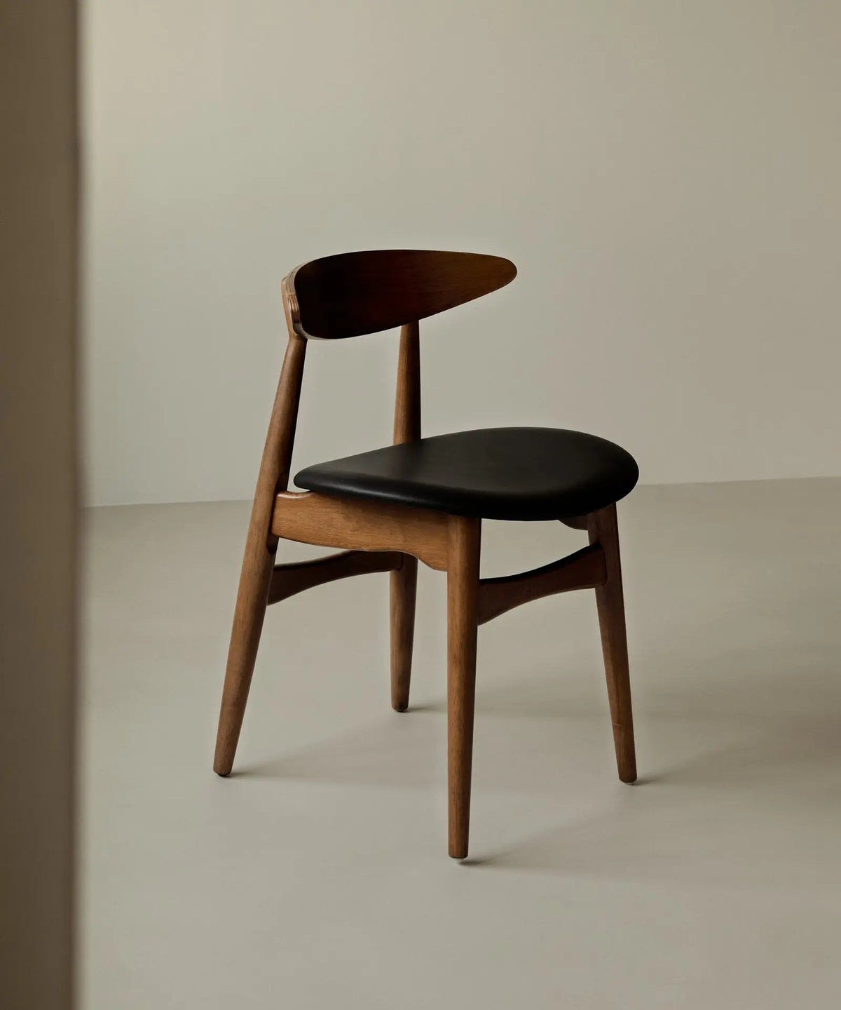 48289695727953 Silla de Comedor en Madera Acolchada Kyoto Sillas de Madera Northdeco