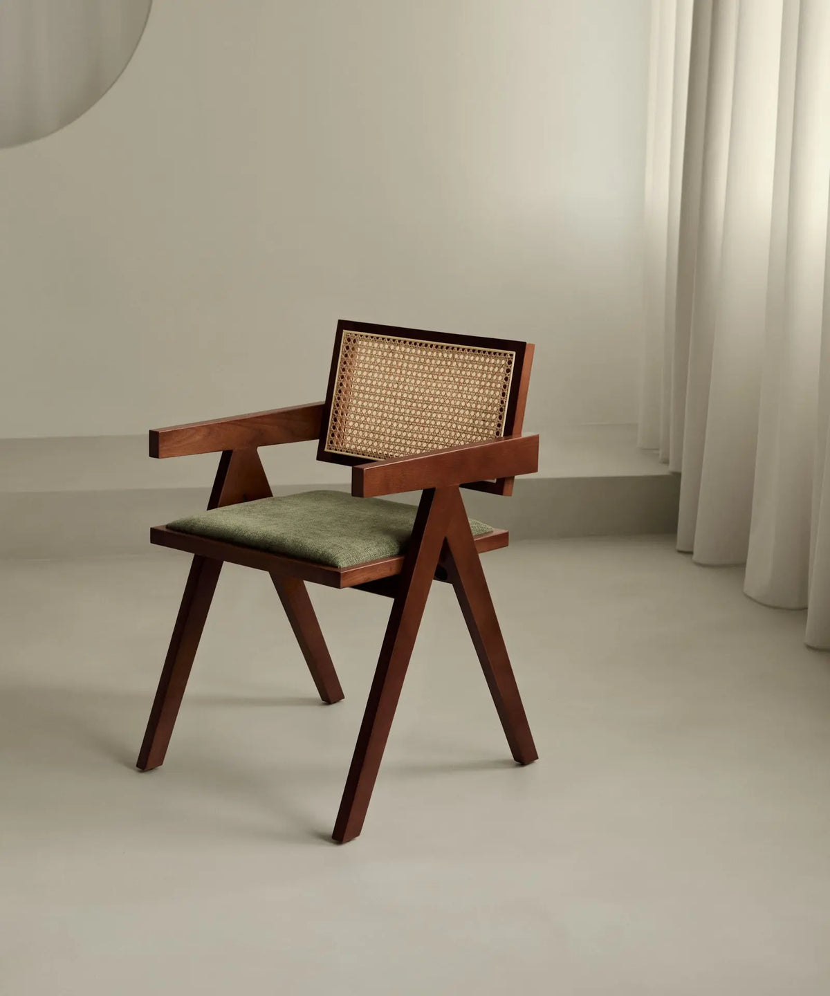 55158803005826 Silla de Comedor en Madera Tapizada con Reposabrazos Pauline Arms Sillas de madera Northdeco