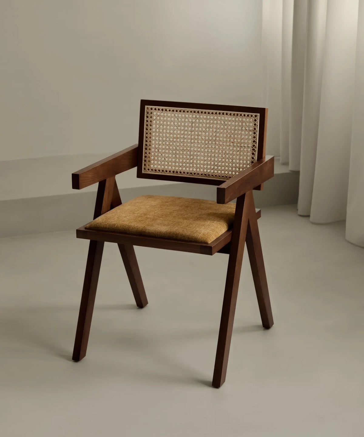 55158803038594 Silla de Comedor en Madera Tapizada con Reposabrazos Pauline Arms Sillas de madera Northdeco