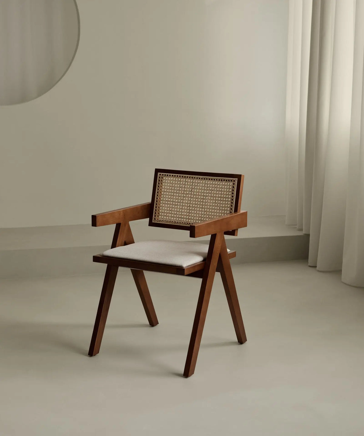 47041483899217 Silla de Comedor en Madera Tapizada con Reposabrazos Pauline Arms Sillas de madera Northdeco