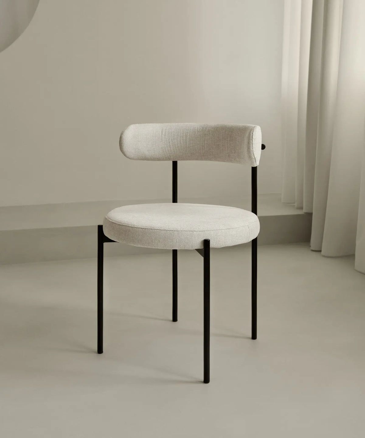 48631422386513 Silla de Comedor en Tela y Metal Alexia Sillas tapizadas Northdeco