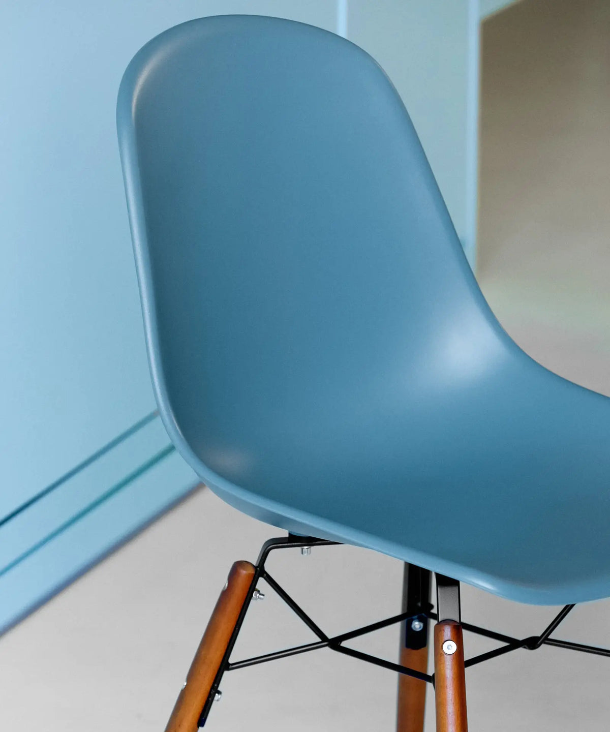 48547268886865 Silla de Polipropileno y Madera Elon Sillas de Plástico Northdeco