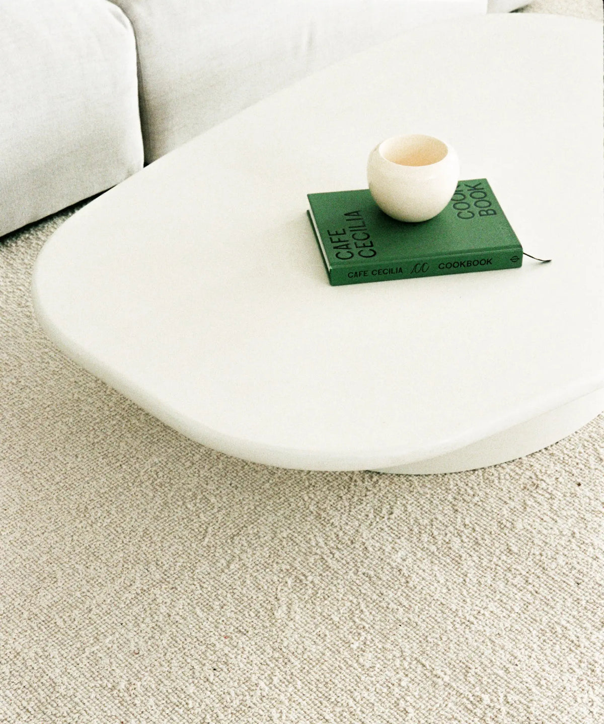 55284172358018 Mesa de Centro Alargada en Microcemento Lira (135 cm) Mesas de Centro Northdeco