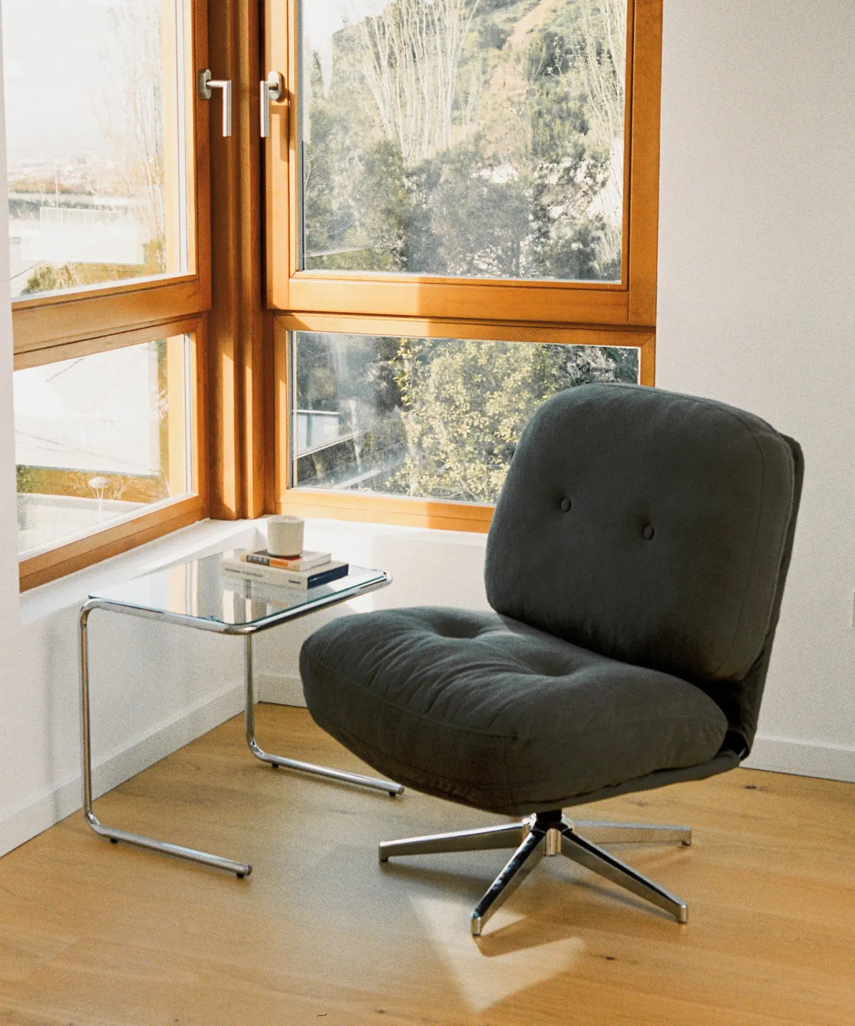 56585892659586 Sillón Giratorio Tapizado Orbit Sillones tapizados Northdeco
