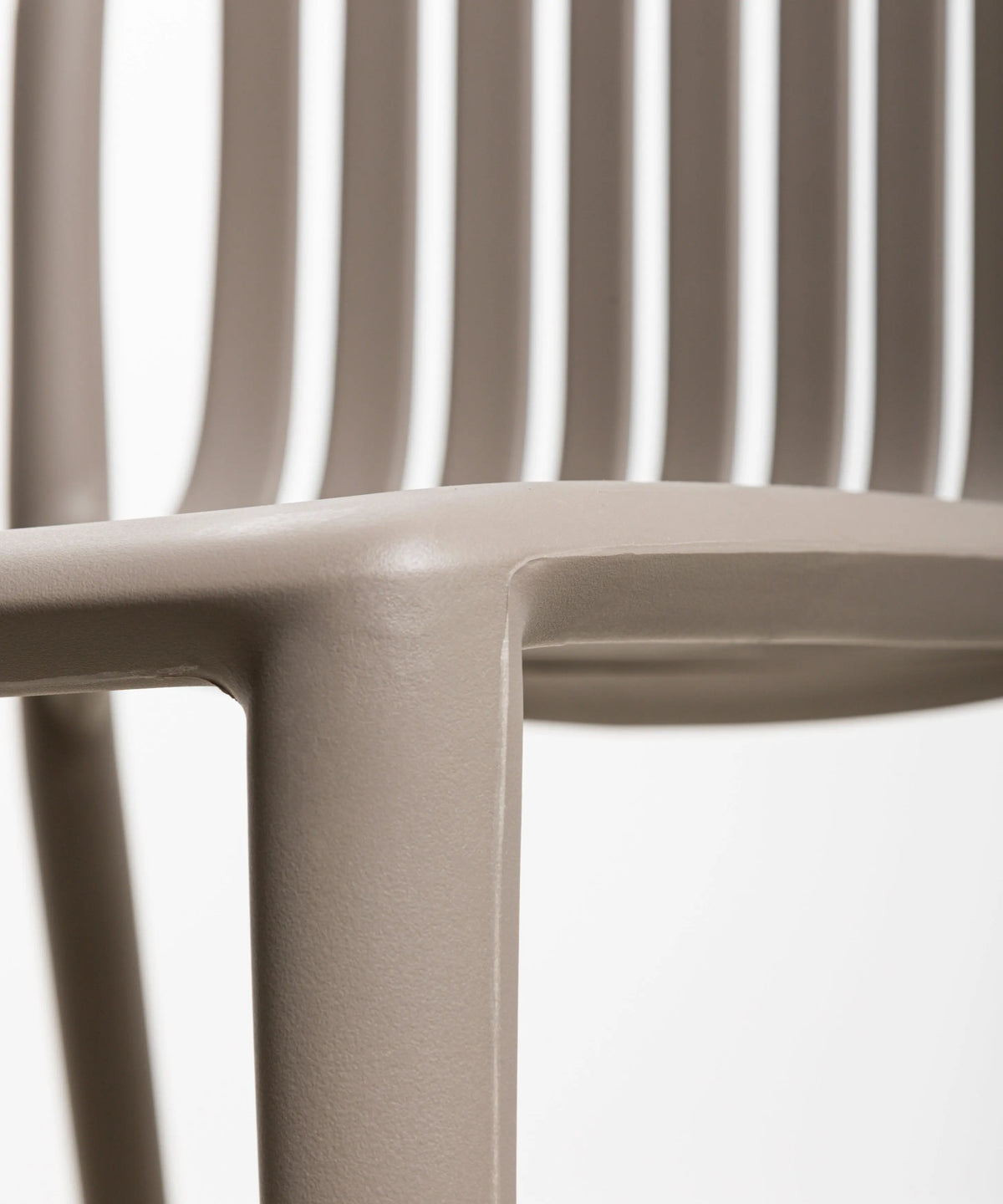 46954511827281 Silla Kora Arms Sillas de Plástico Northdeco