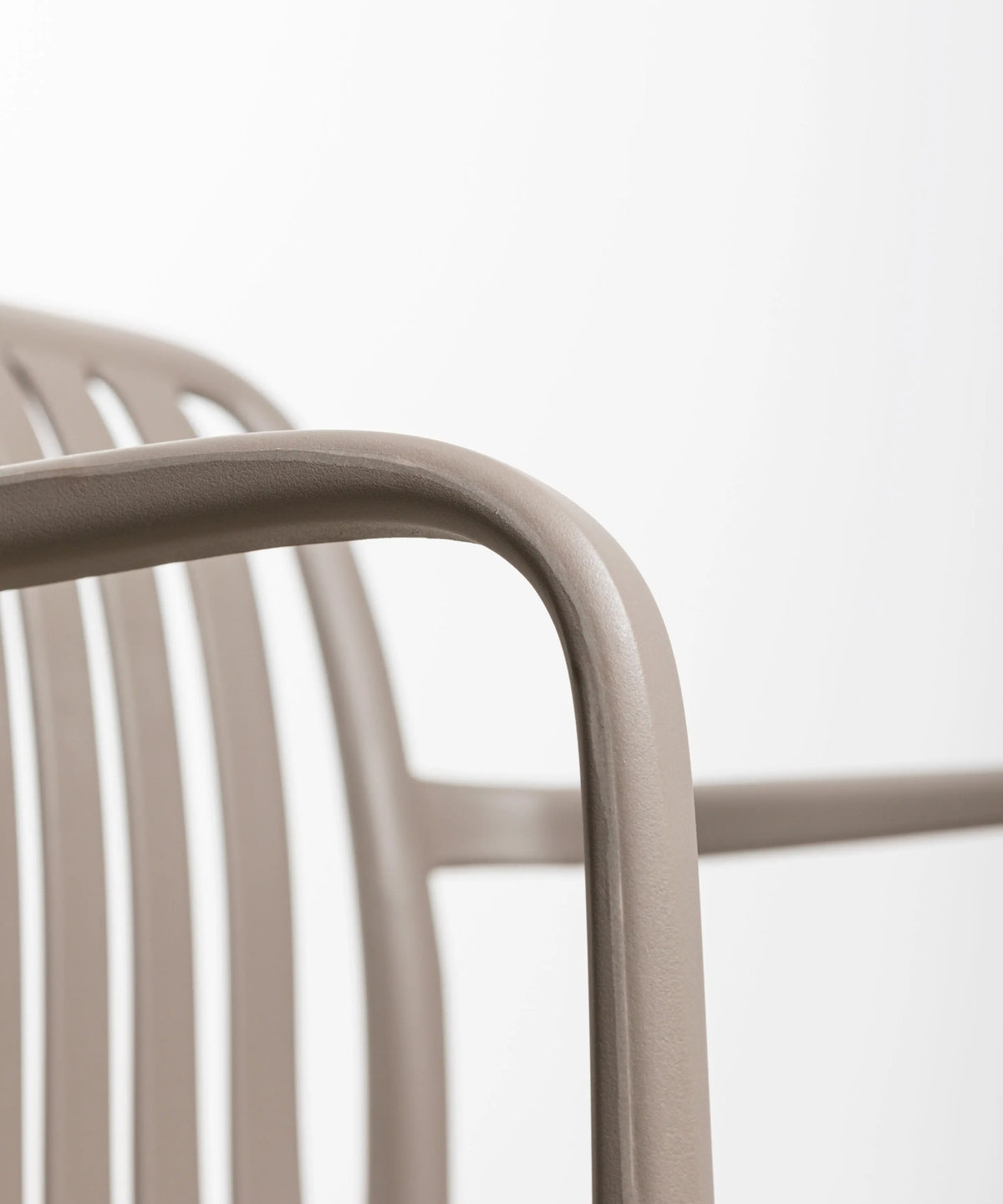 46954511827281 Silla Kora Arms Sillas de Plástico Northdeco