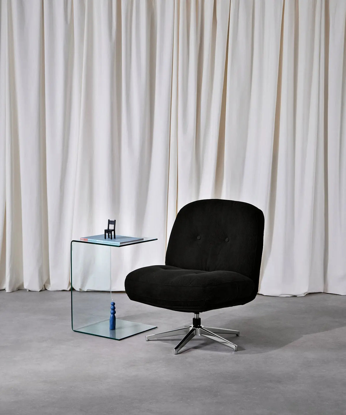 54941941694850 Sillón Orbit Sillones tapizados Northdeco