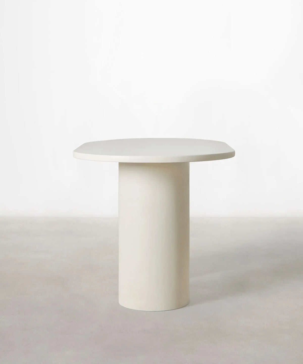 56087358013826 Mesa de Comedor Ovalada en Microcemento Juno Mesa de comedor Northdeco