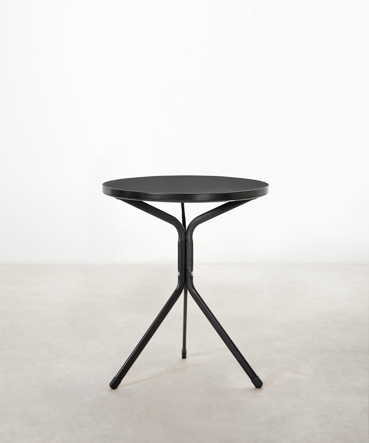 55399420002690 Mesa exterior de metal redonda Numa (60 x67 cm) Mesas Northdeco