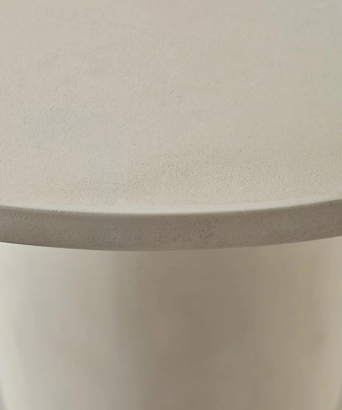 56087498359170 Mesa de Comedor Redonda en Microcemento Ethel Mesa de comedor Northdeco