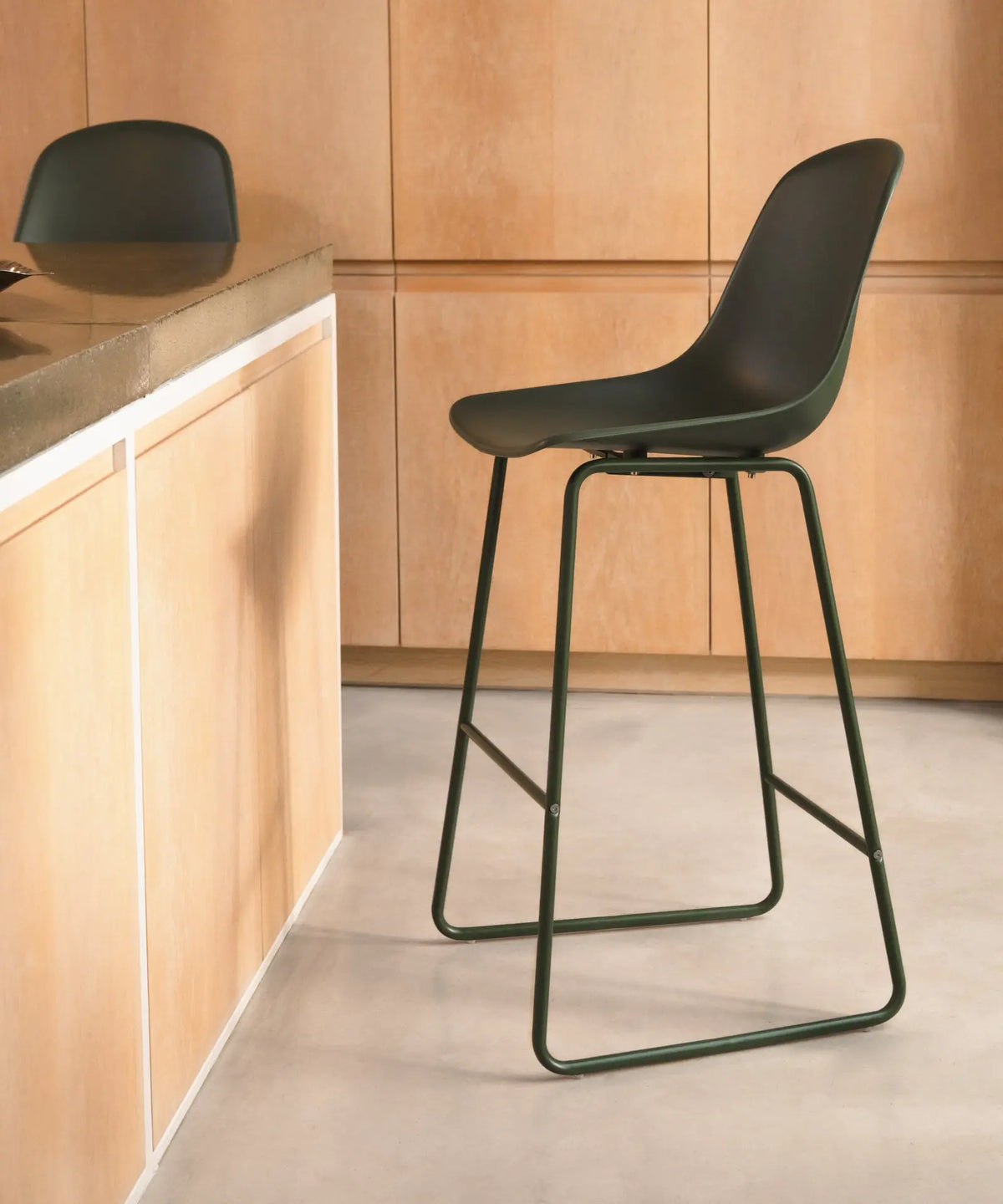 54903828808066 Taburete en Polipropileno y Metal Veko Taburetes Northdeco