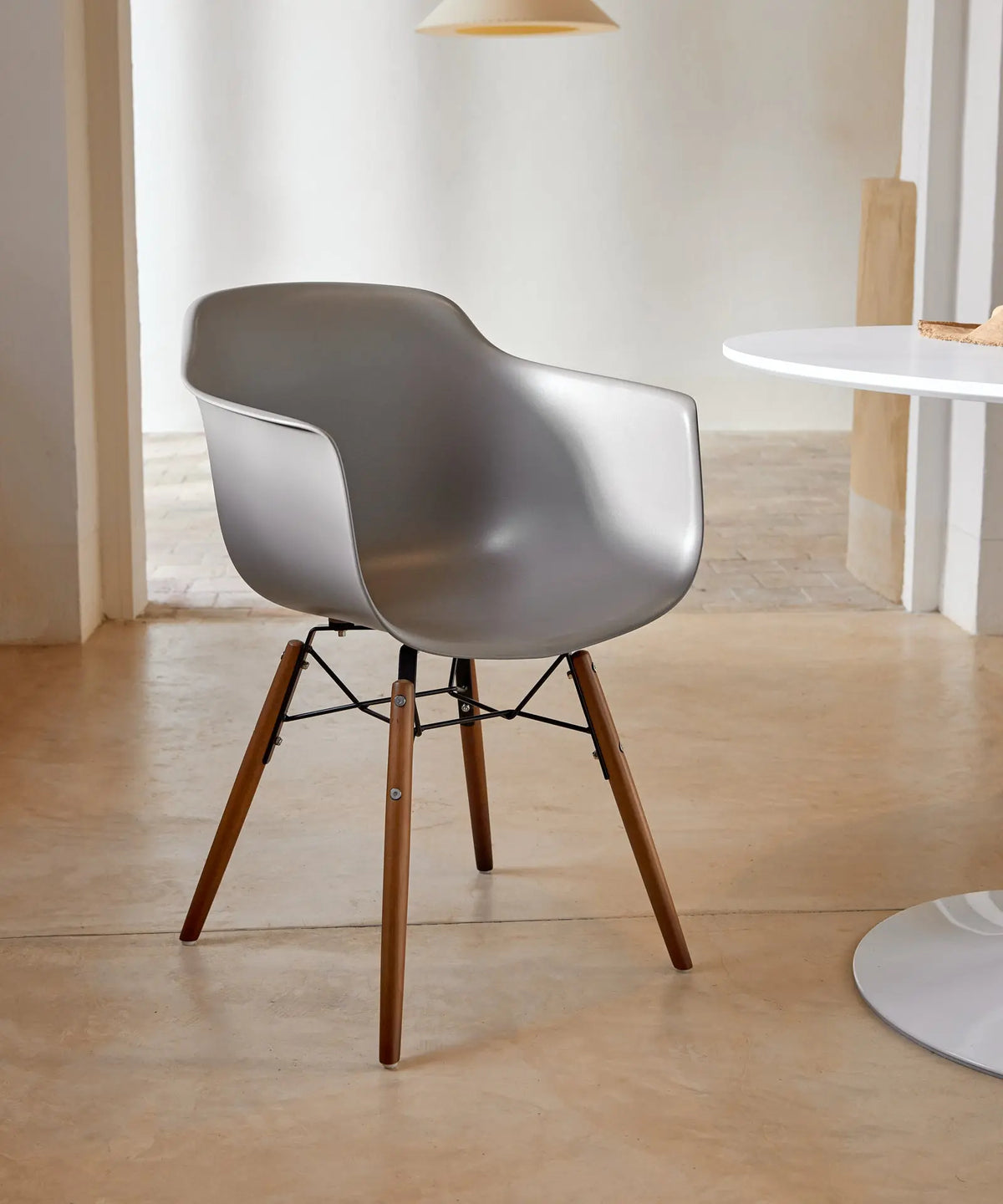 42033245061299 Silla de Polipropileno y Madera con Reposabrazos Elon Arms Sillas de Plástico Northdeco