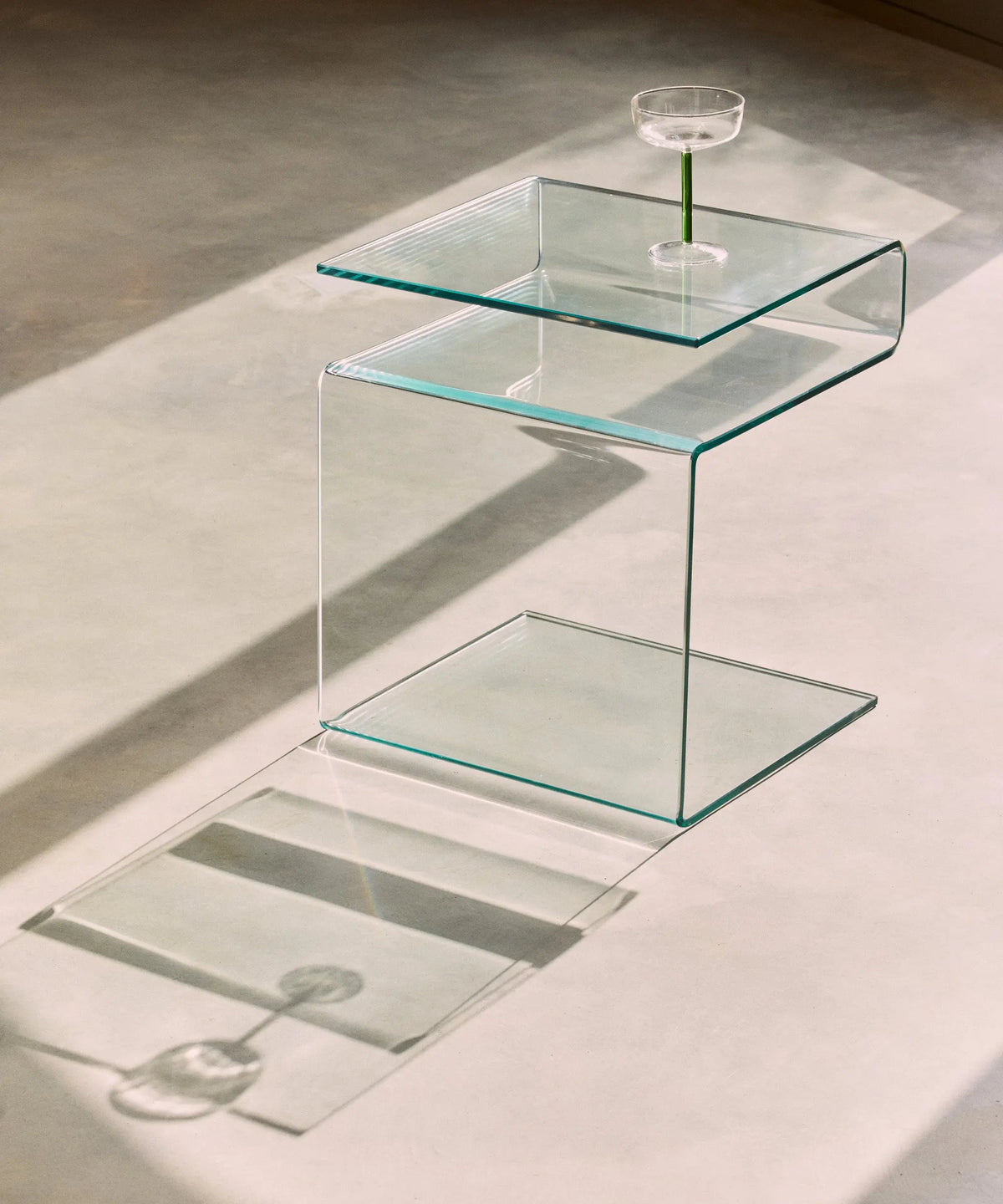 48466581848401 Mesa Auxiliar de Cristal de Saura  Northdeco