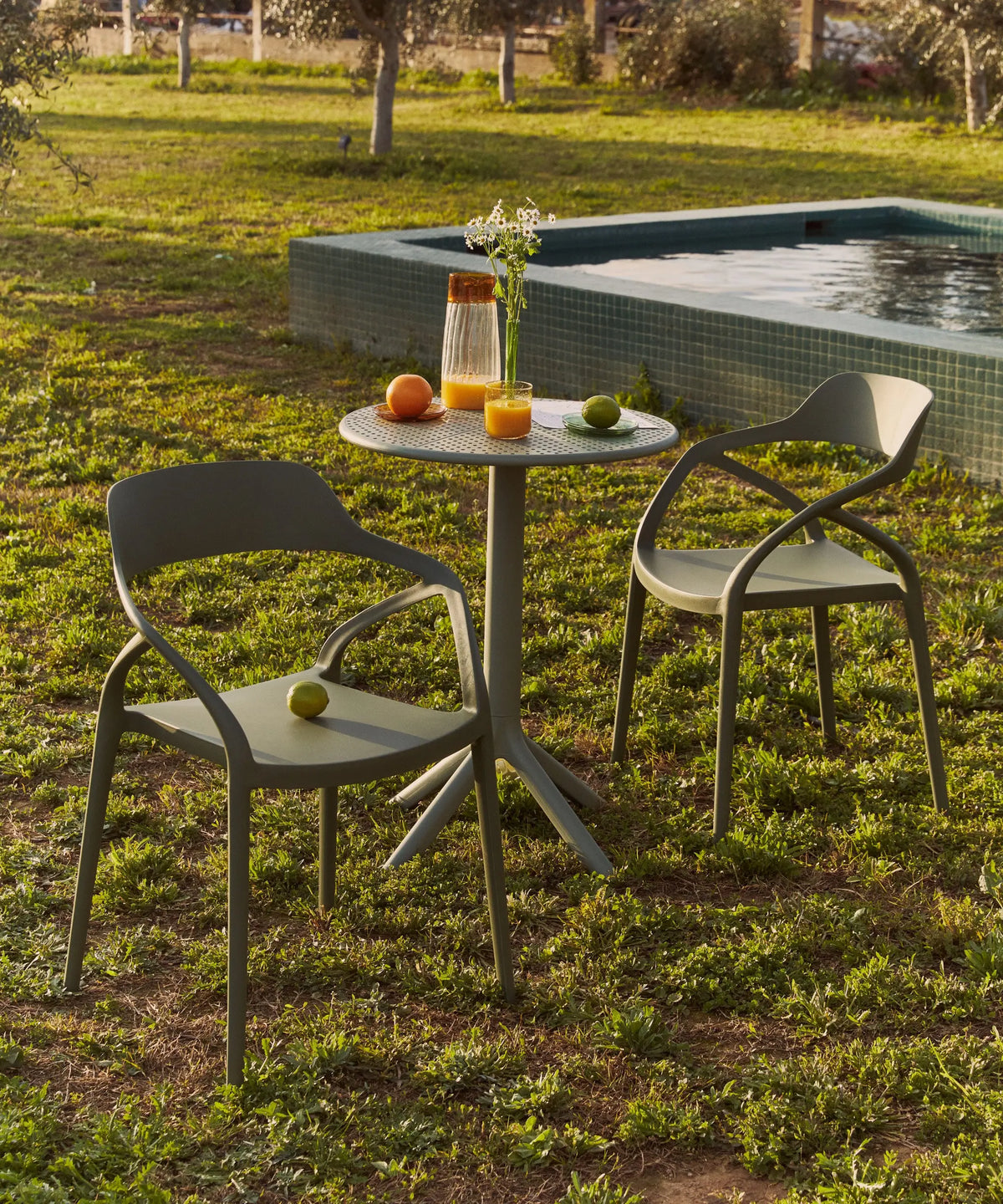 48433243160913 Silla Grace - Limited Edition Sillas de Plástico Northdeco Verde-Army