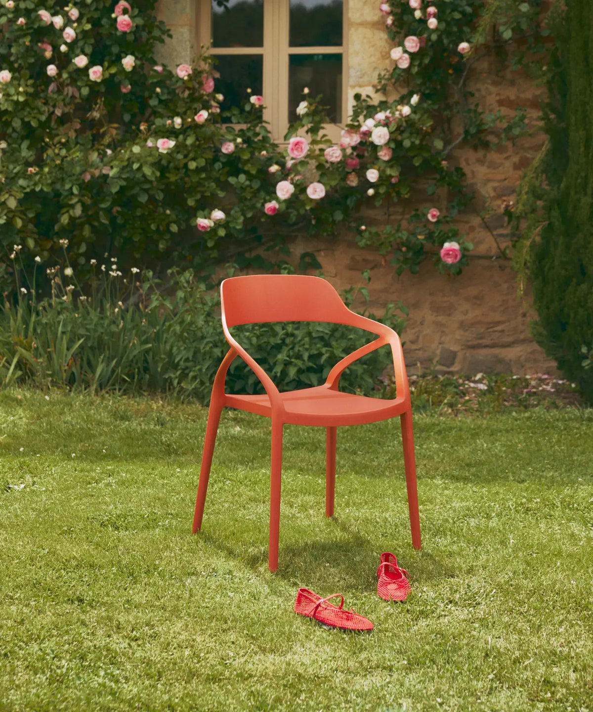 48433243128145 Silla de Polipropileno con Reposabrazos Grace Sillas de Plástico Northdeco