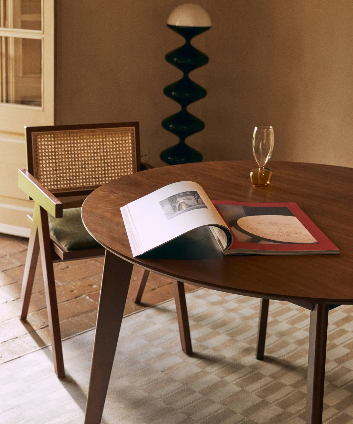 47675040039249 Mesa de Comedor Redonda en Madera Extensible Gala Walnut (120-150 cm) Mesa de Madera Northdeco
