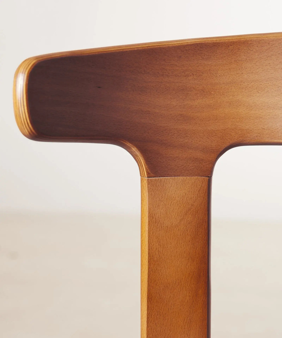 56200707604866 Silla de Comedor en Madera Alara Sillas de Madera Northdeco