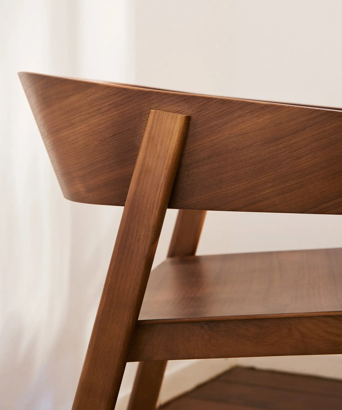 48427314151761 Silla de comedor en Madera con Reposabrazos Isabella  Northdeco