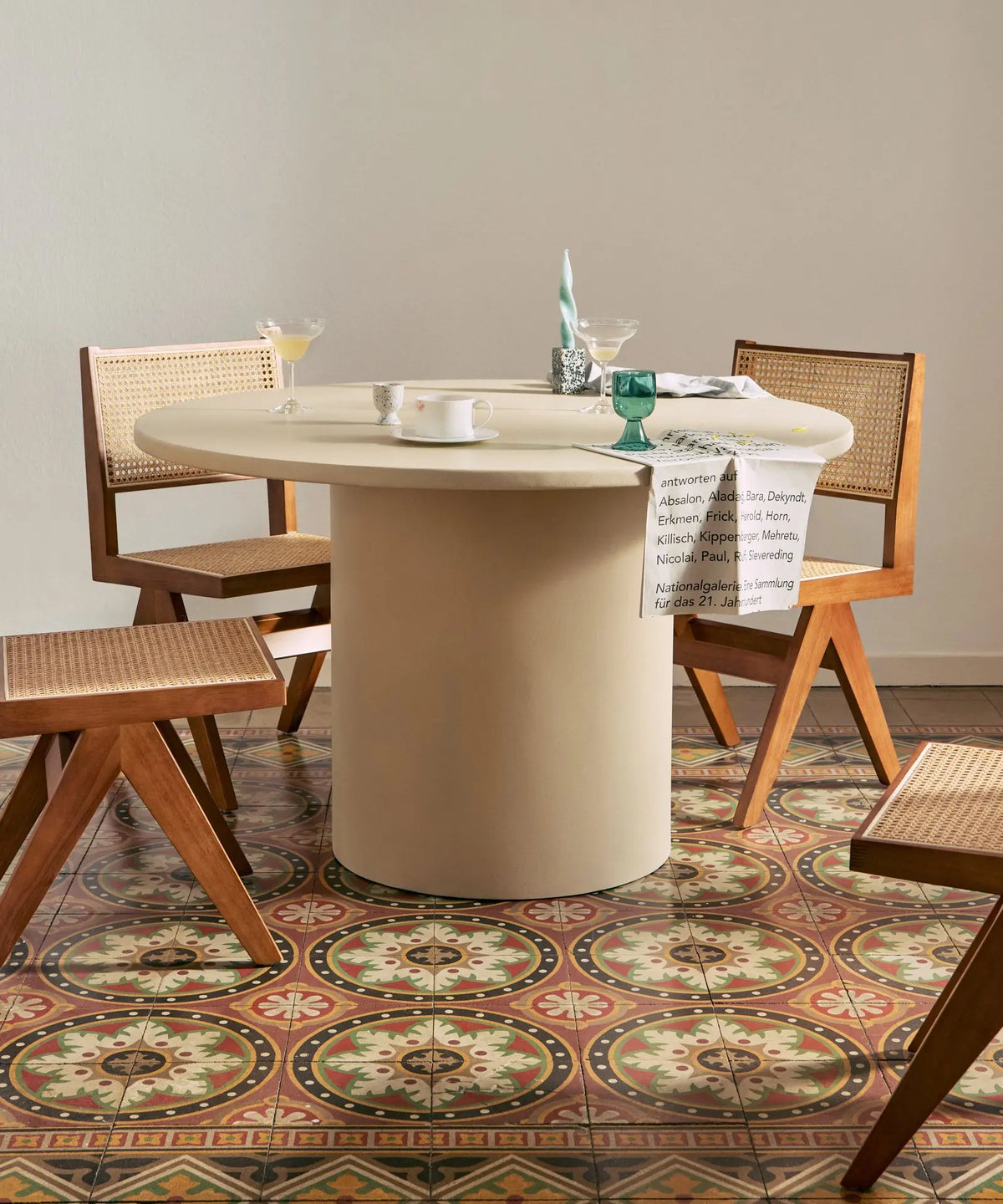 55283477381506 Mesa de Comedor Redonda en Microcemento Ethel (120 cm) Mesa de comedor Northdeco