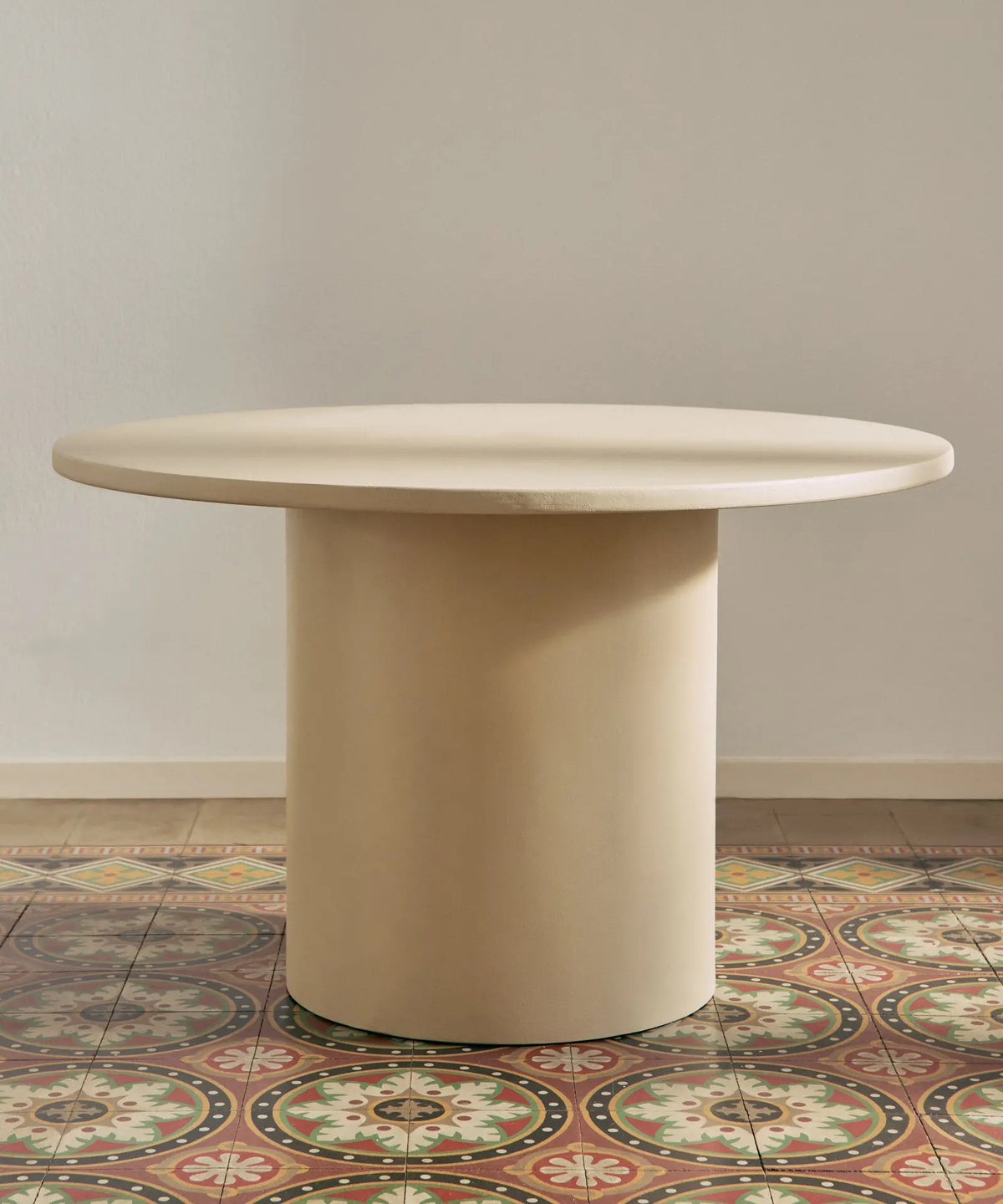 55283477381506 Mesa de Comedor Redonda en Microcemento Ethel (120 cm) Mesa de comedor Northdeco