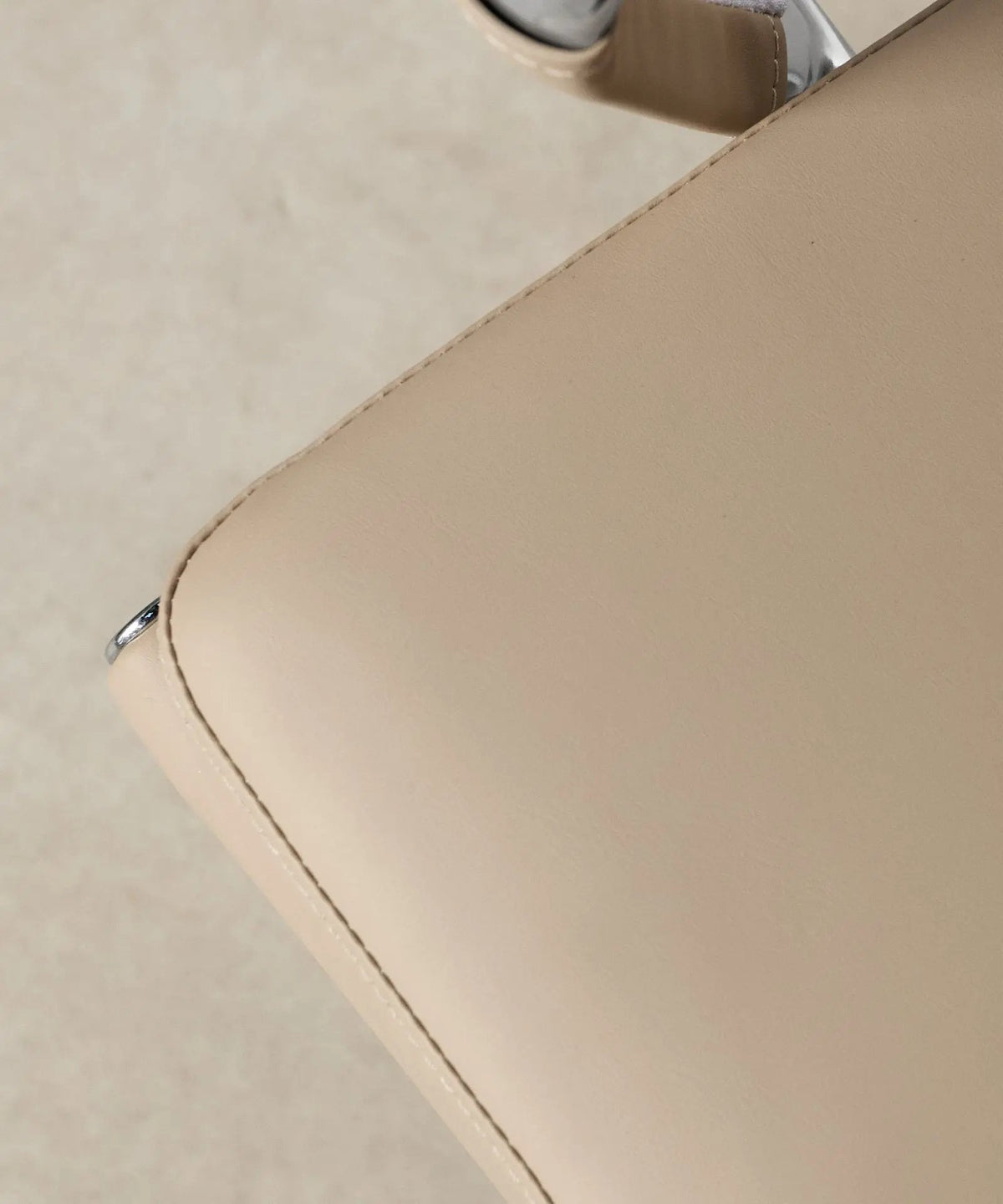 55814755385730 Silla de Oficina en Polipiel Low Base Adalia - Color Edition Sillas de Oficina Northdeco