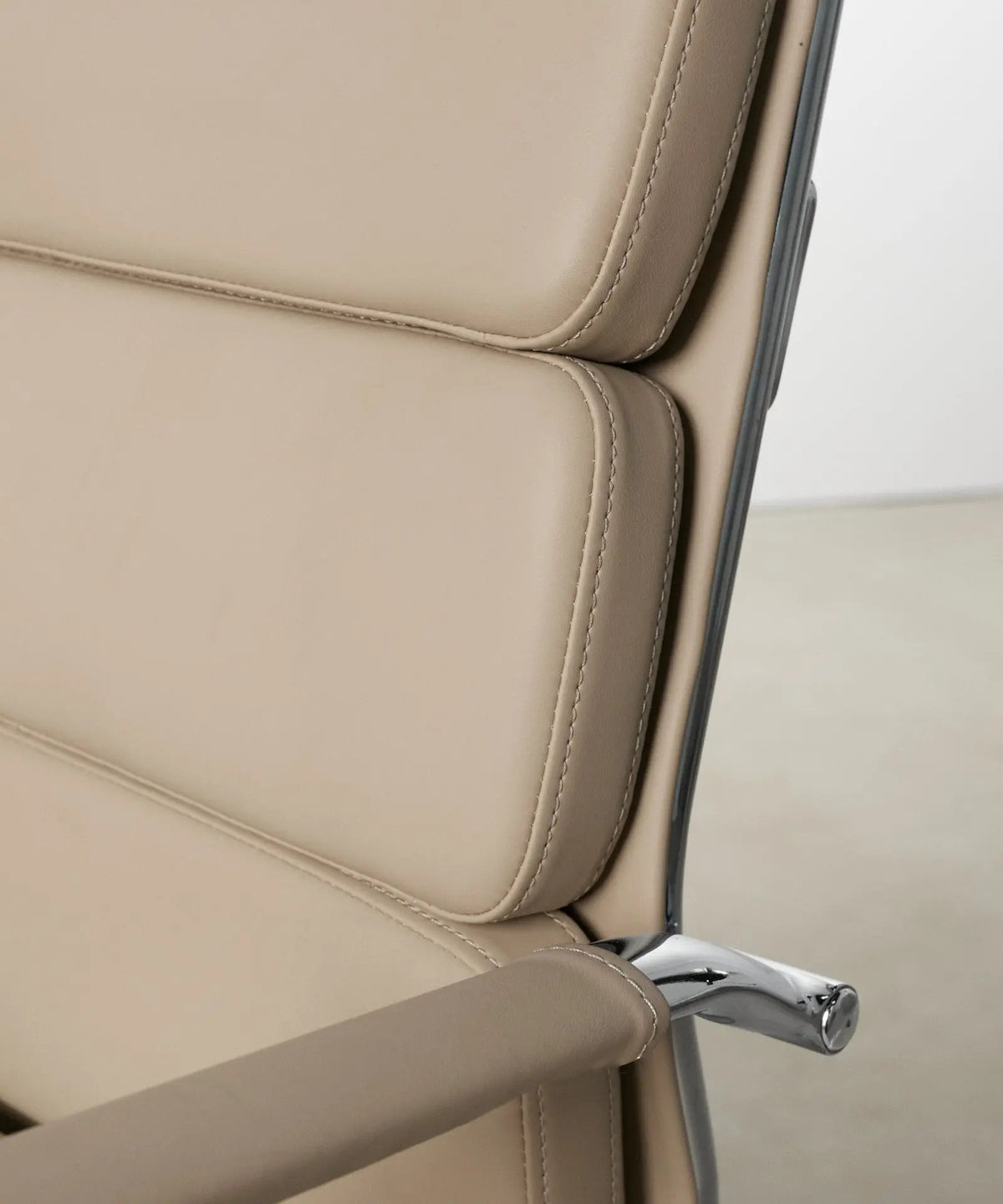 55814755385730 Silla de Oficina en Polipiel Low Base Adalia - Color Edition Sillas de Oficina Northdeco