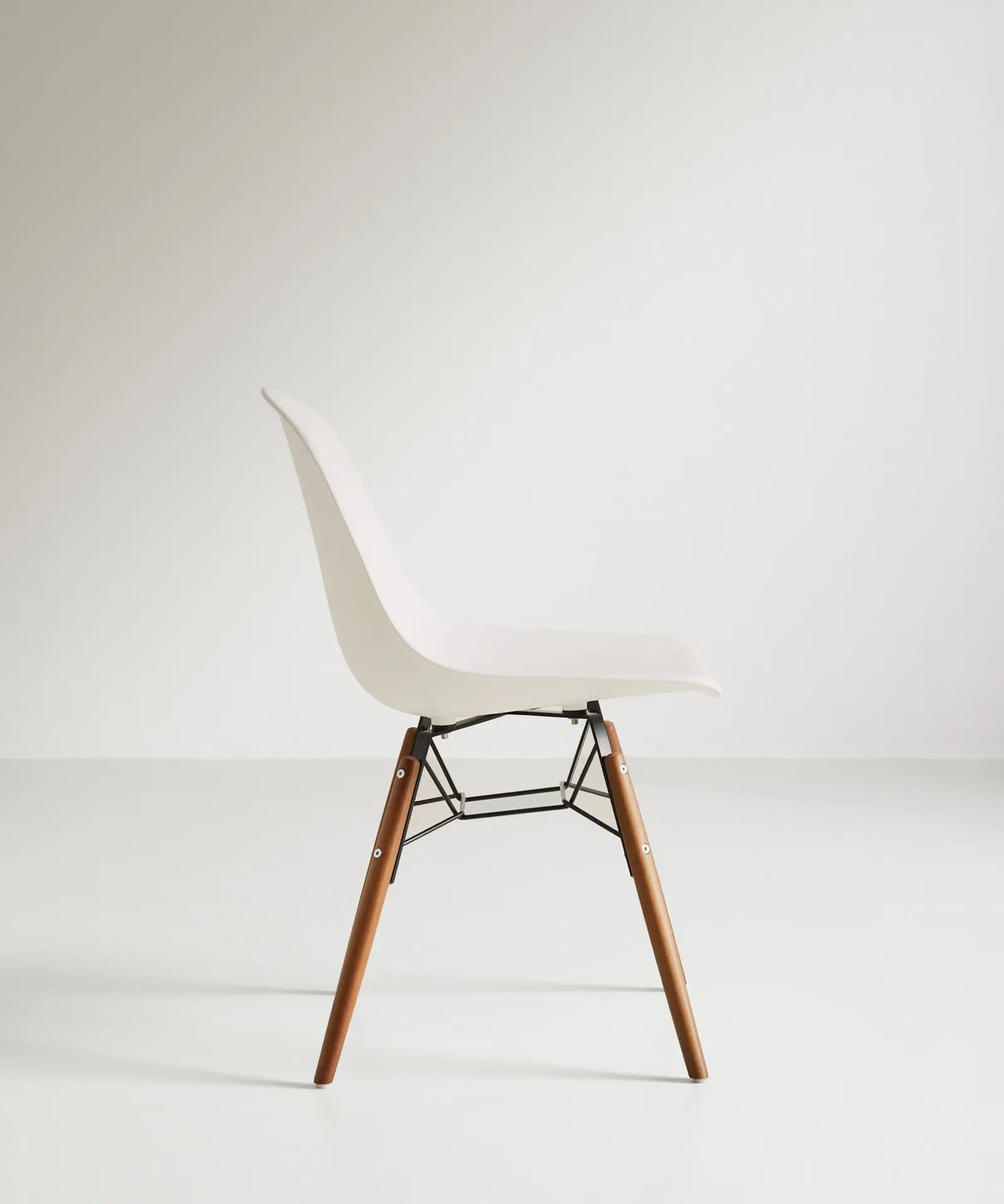 42135571890355 Silla de Polipropileno y Madera Elon Sillas de Plástico Northdeco