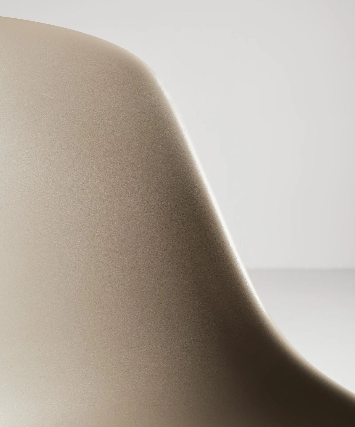 42016701546675 Silla de Polipropileno y Madera Elon Sillas de Plástico Northdeco