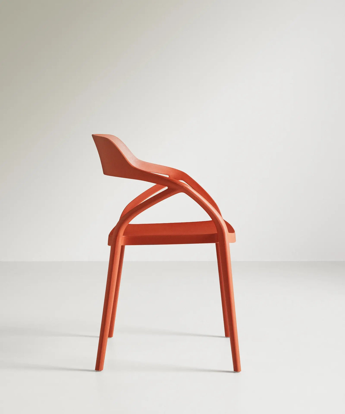 48433243128145 Silla de Polipropileno con Reposabrazos Grace Sillas de Plástico Northdeco