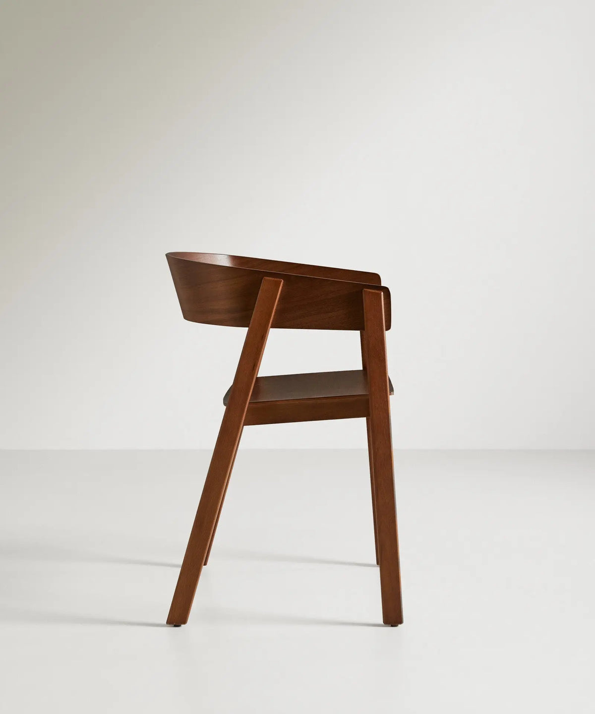 48427314151761 Silla de comedor en Madera con Reposabrazos Isabella Sillas de Madera Northdeco
