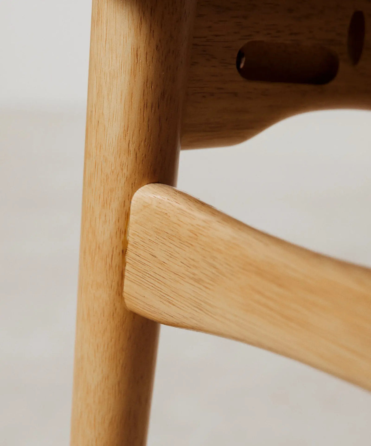 48289695793489 Silla de Comedor en Madera Acolchada Kyoto Sillas de Madera Northdeco