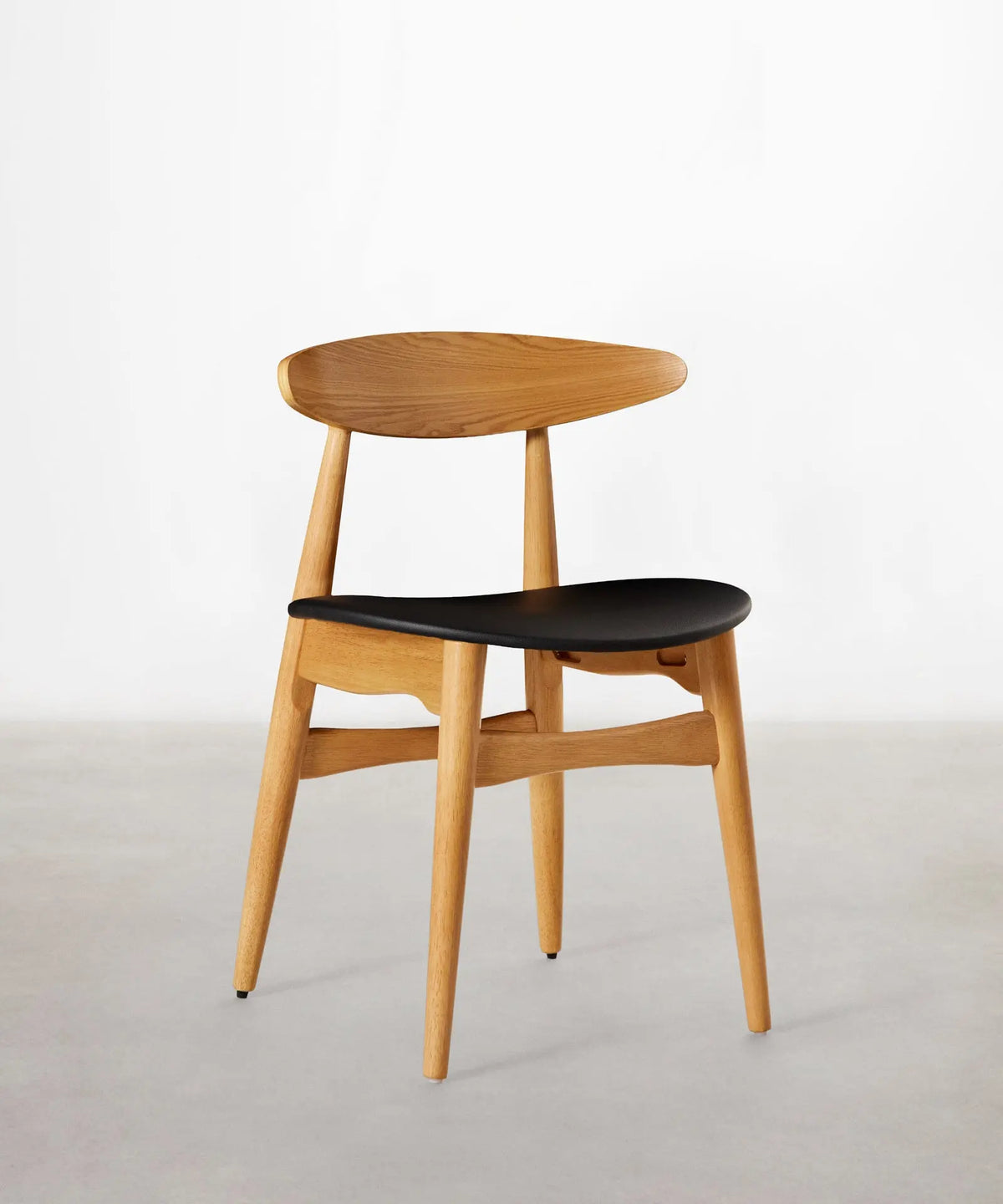 46795985158481 Silla de Comedor en Madera Acolchada Kyoto Sillas de Madera Northdeco