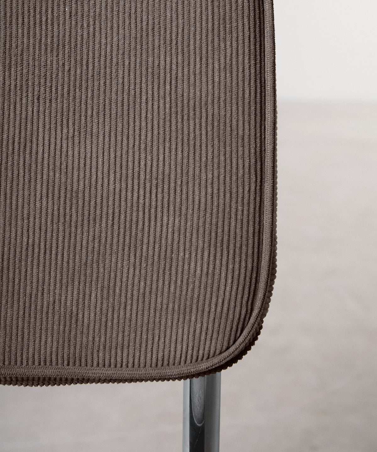 56626077270402 Silla de Comedor Tela de Pana y Metal Anela Sillas tapizadas Northdeco