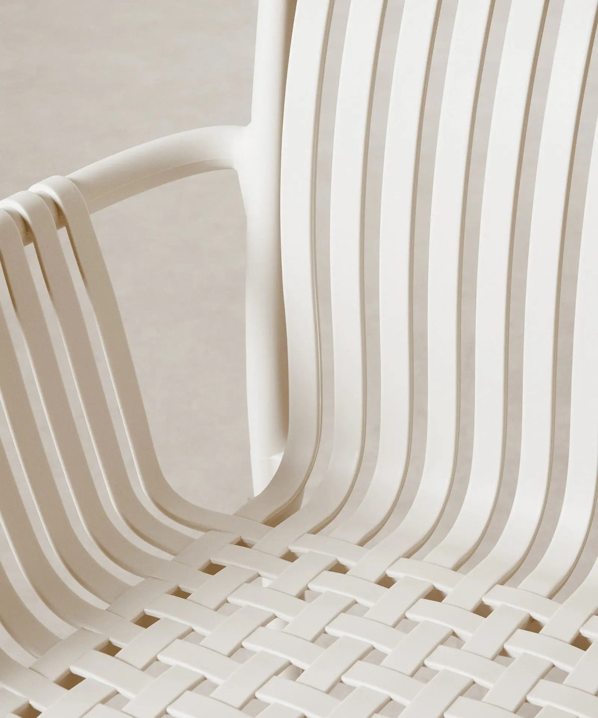 55771432026498 Silla de Polipropileno con Reposabrazos Salma Sillas de Plástico Northdeco