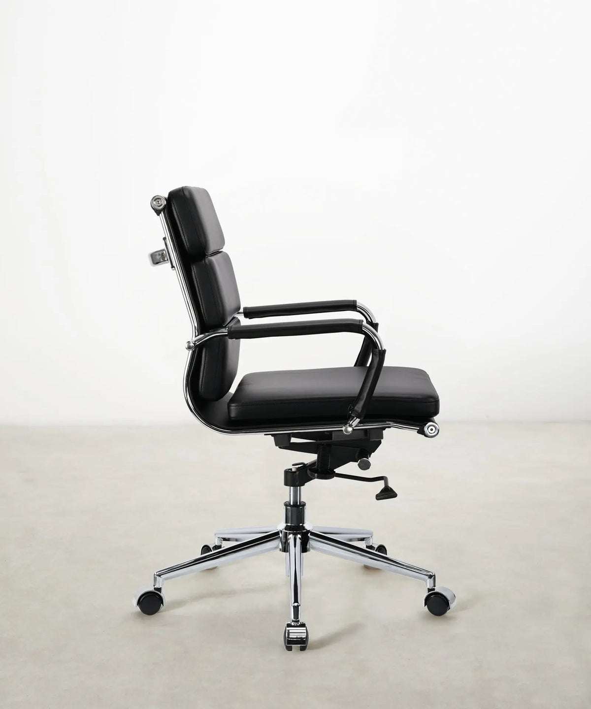 55576879202690 Silla de Oficina en Polipiel Low Base Adalia Sillas de Oficina Northdeco