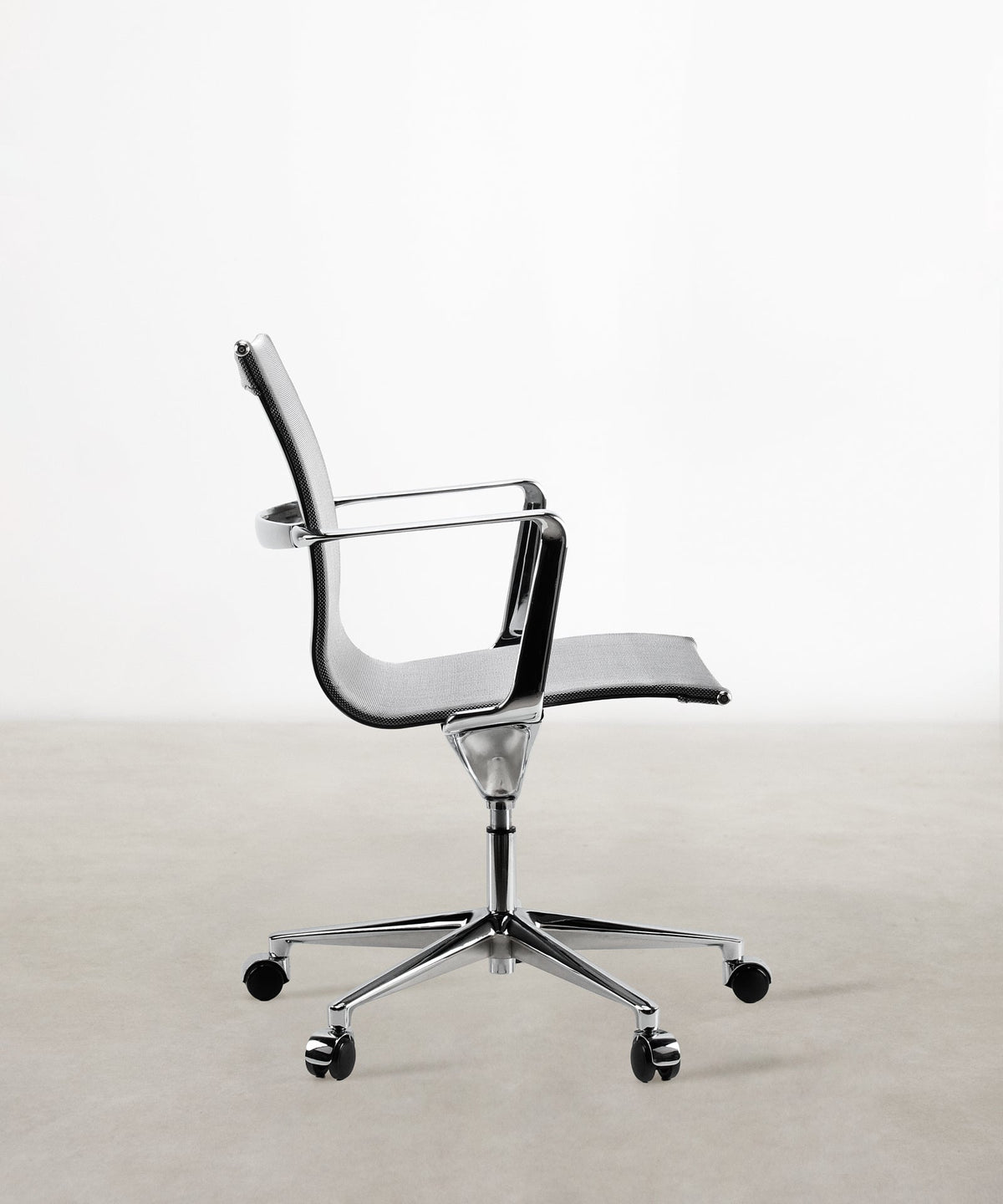 55855794749826 Silla de Oficina en Malla Low Base Forbes Sillas de Oficina Northdeco