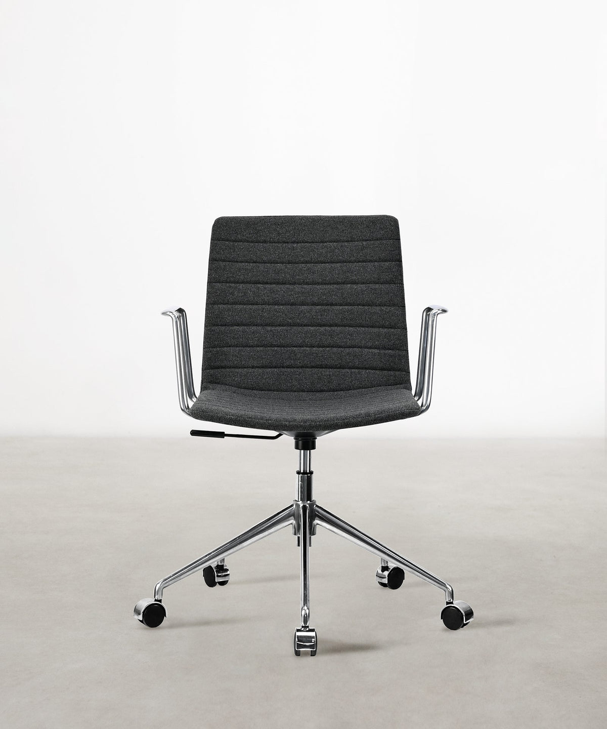 55919763325314 Silla de Escritorio Tapizada y Ajustable Jamie - Black Edition Sillas de Oficina Northdeco