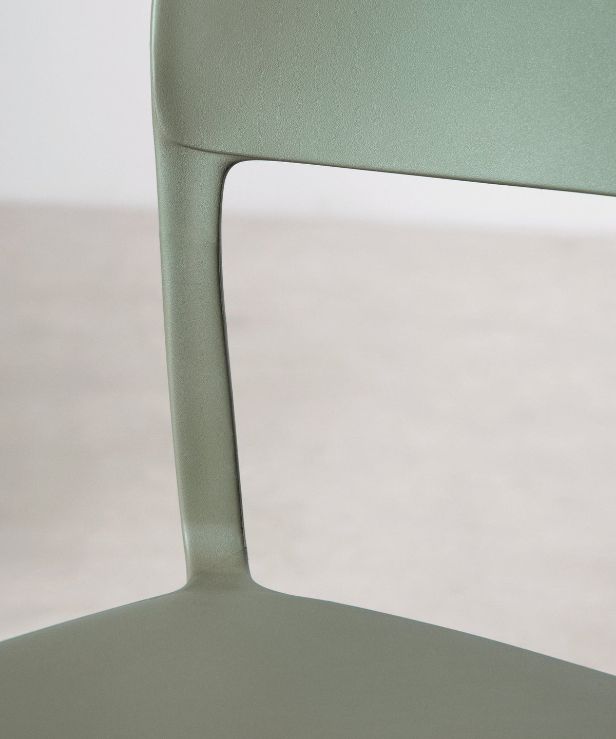56359844118914 Silla de Polipropileno con Reposabrazos Citio Sillas de Plástico Northdeco