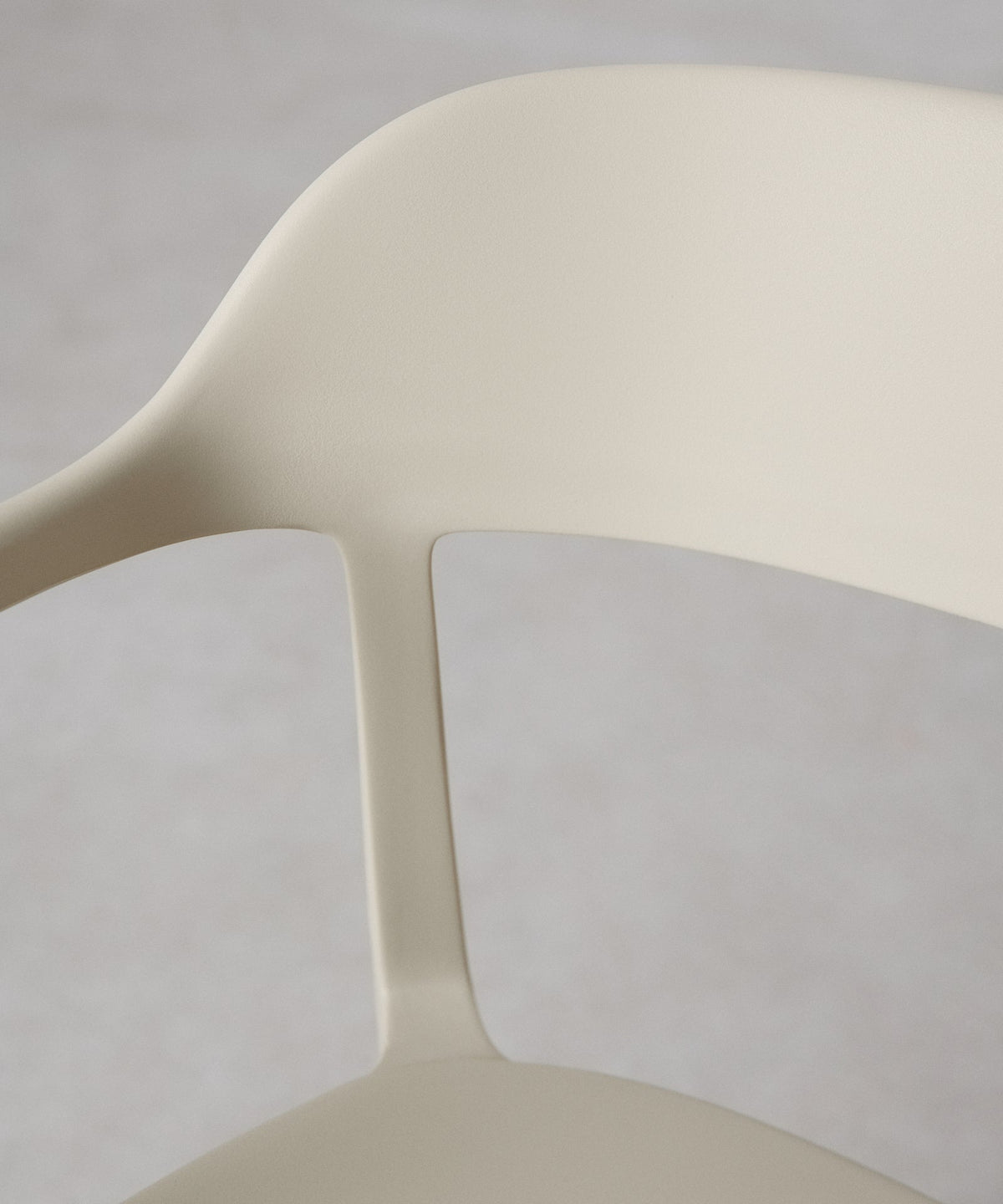 56381895639426 Silla de Polipropileno con Reposabrazos Naomi Sillas de Plástico Northdeco