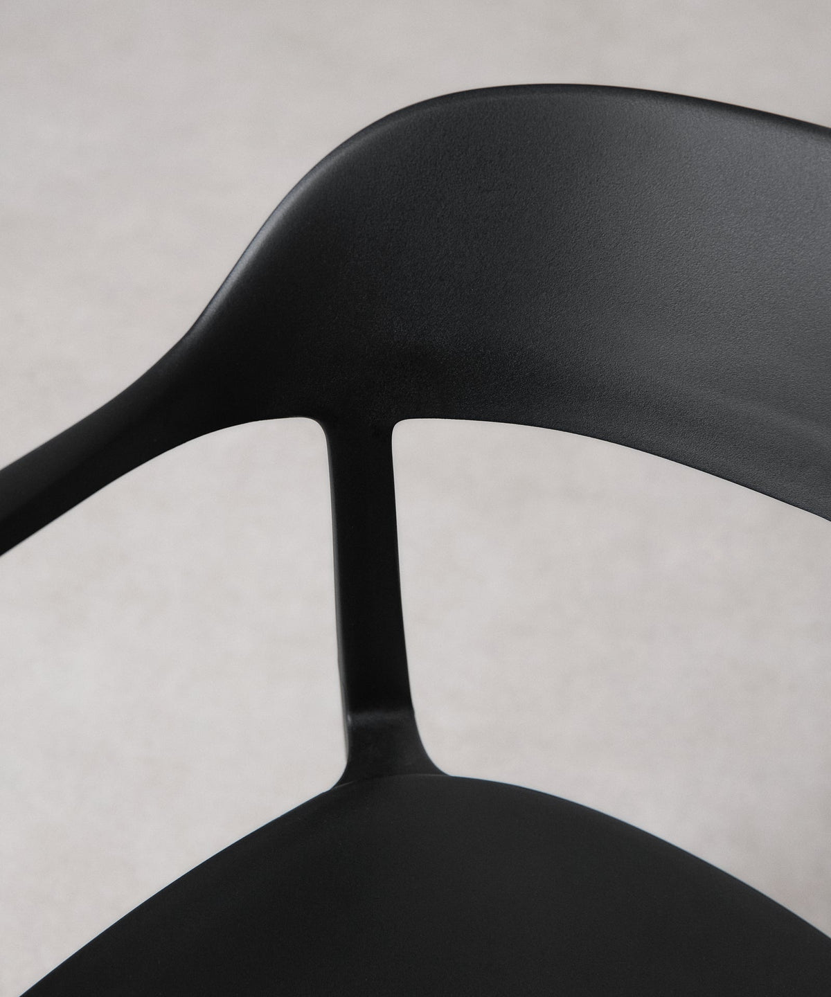 56456419869058 Silla de Polipropileno con Reposabrazos Naomi Sillas de Plástico Northdeco