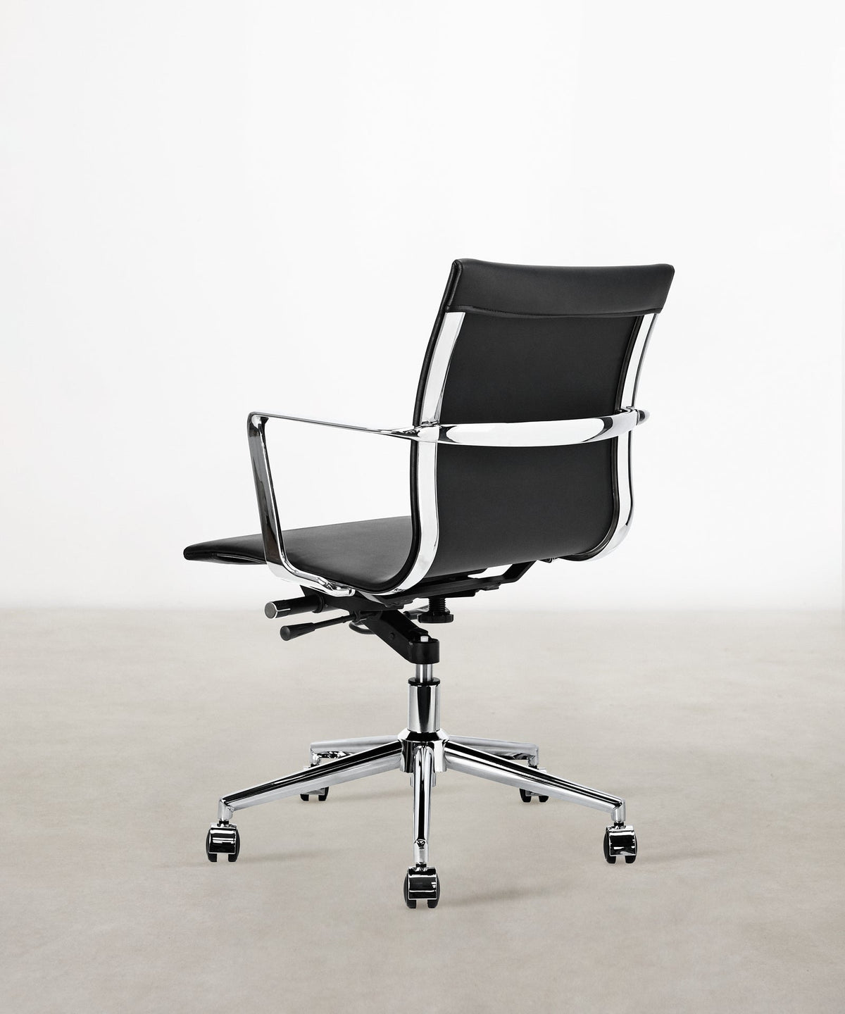 55958630039938 Silla de Oficina en Polipiel Dafne Low Back Sillas de Oficina Northdeco