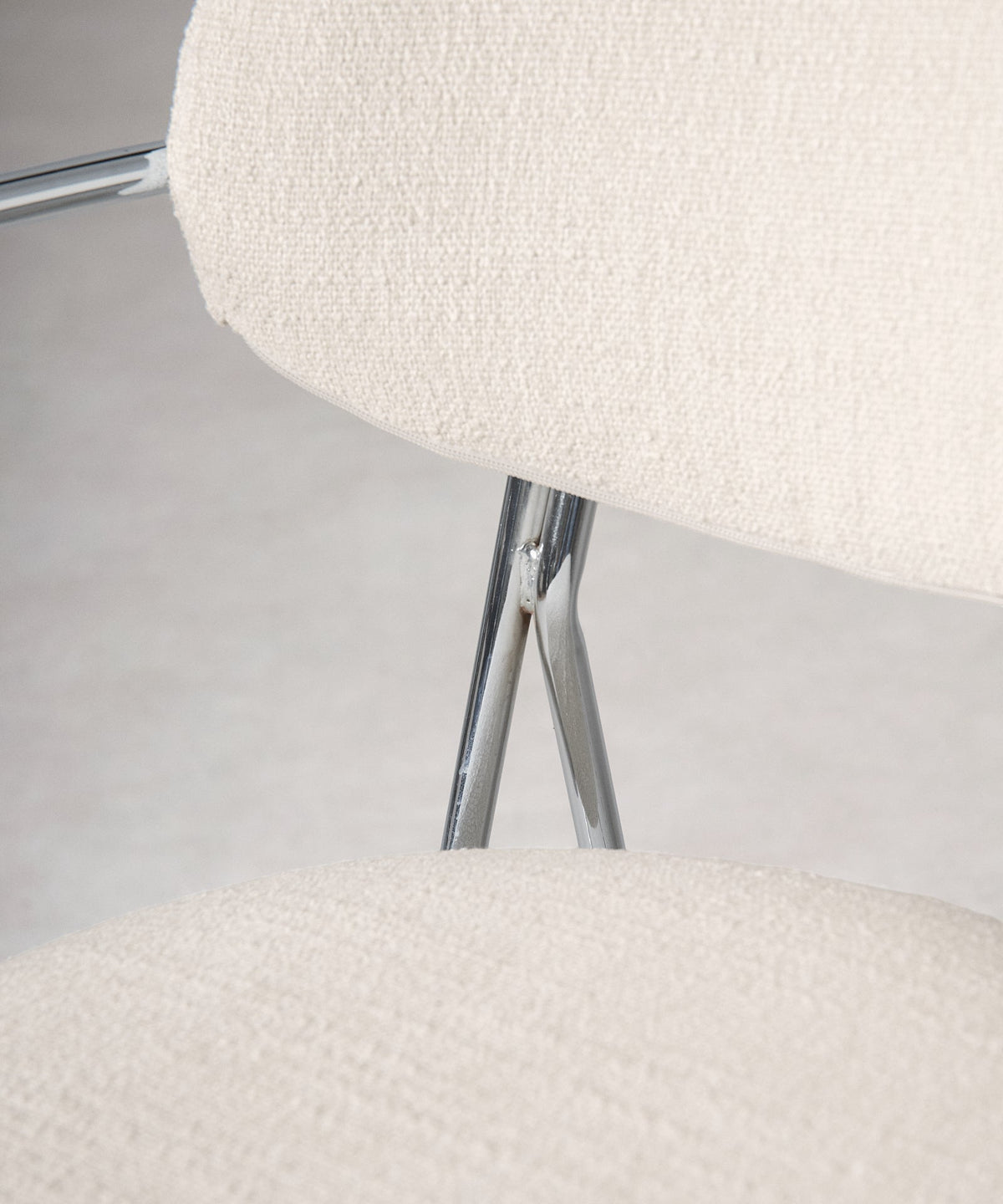 56625826529666 Silla de Comedor de Tela y metal con Reposabrazos Mortiz Arms Sillas tapizadas Northdeco