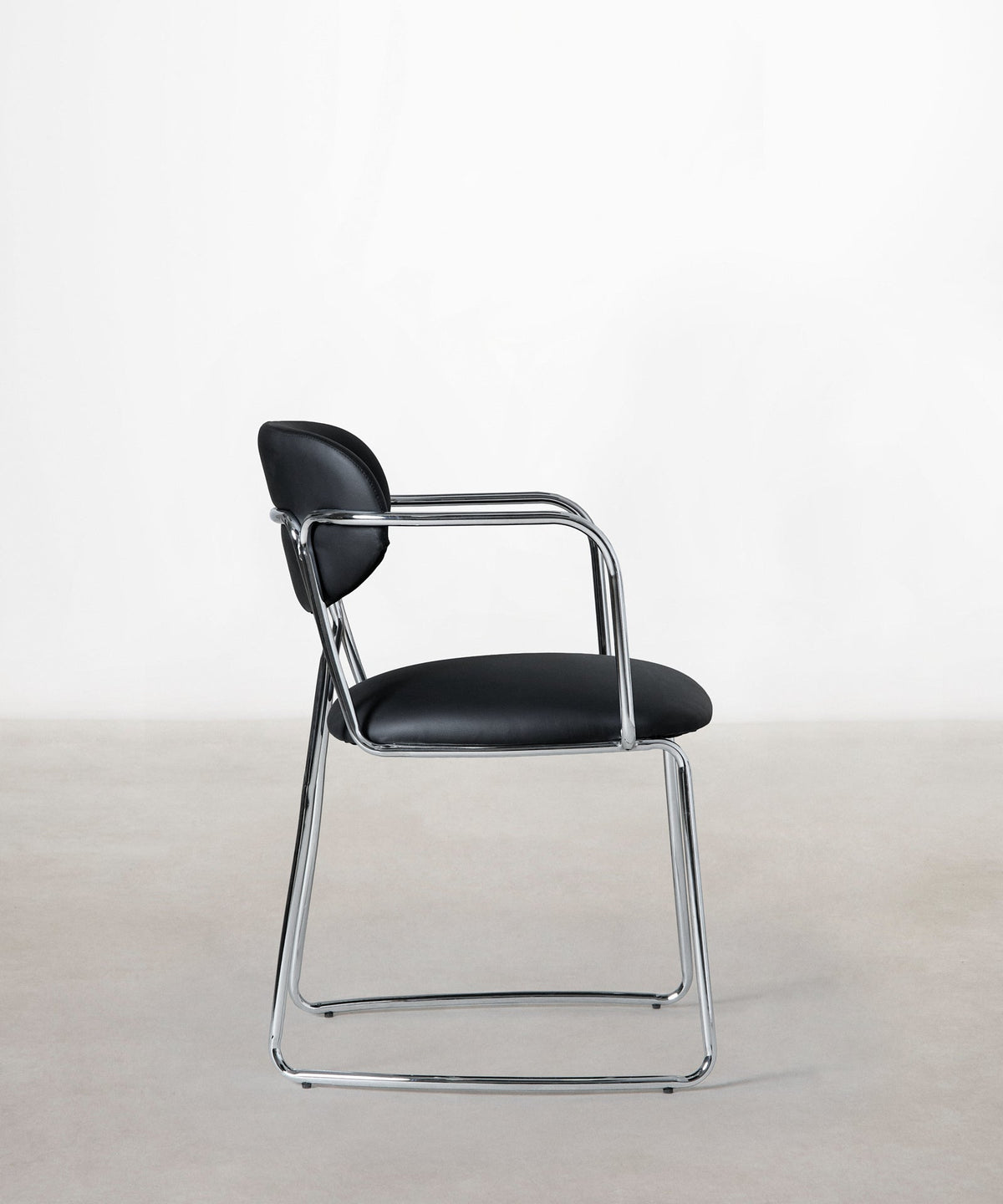 56625833607554 Silla de Comedor de Polipiel y Metal con Reposabrazos Moritz PU Sillas tapizadas Northdeco