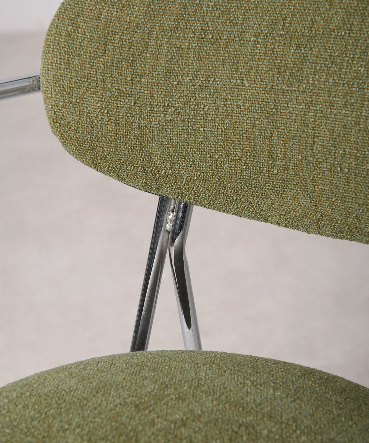 56625826496898 Silla de Comedor de Tela y metal con Reposabrazos Mortiz Arms Sillas tapizadas Northdeco