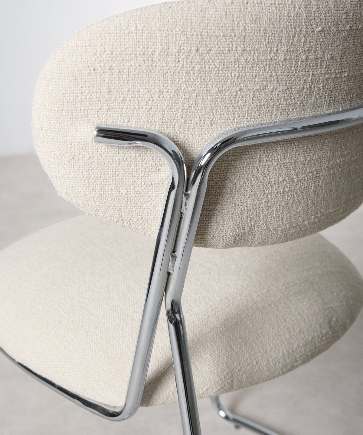 56625769513346 Silla de Comedor de Tela y metal con Reposabrazos Mortiz Sillas tapizadas Northdeco