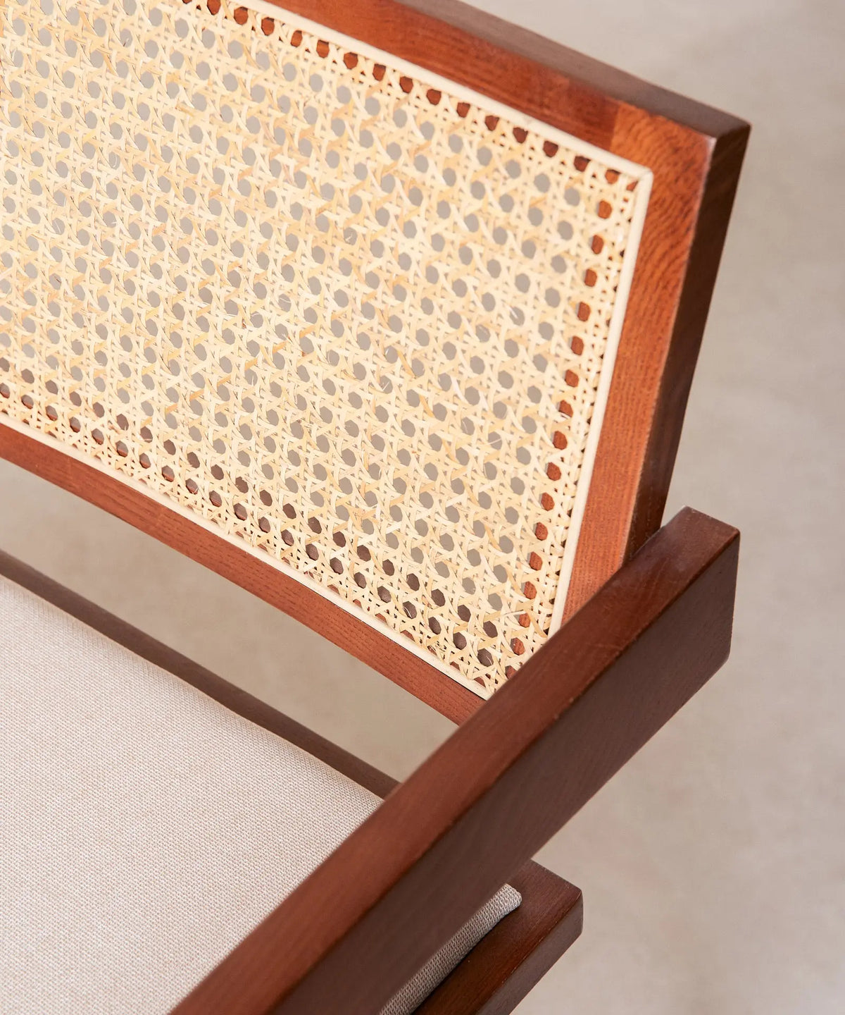 47041483899217 Silla de Comedor en Madera Tapizada con Reposabrazos Pauline Arms Sillas de madera Northdeco