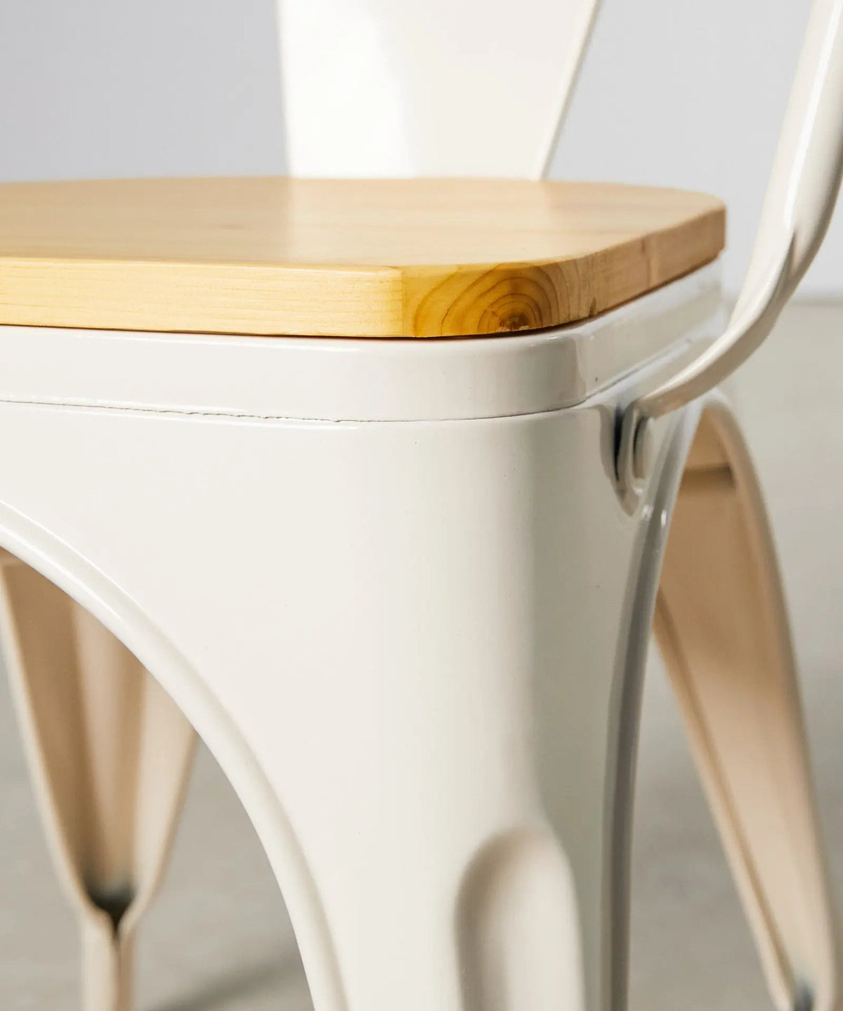 55815409762690 Silla de Comedor de Metal y Madera Tolik Wood Sillas Metálicas Northdeco