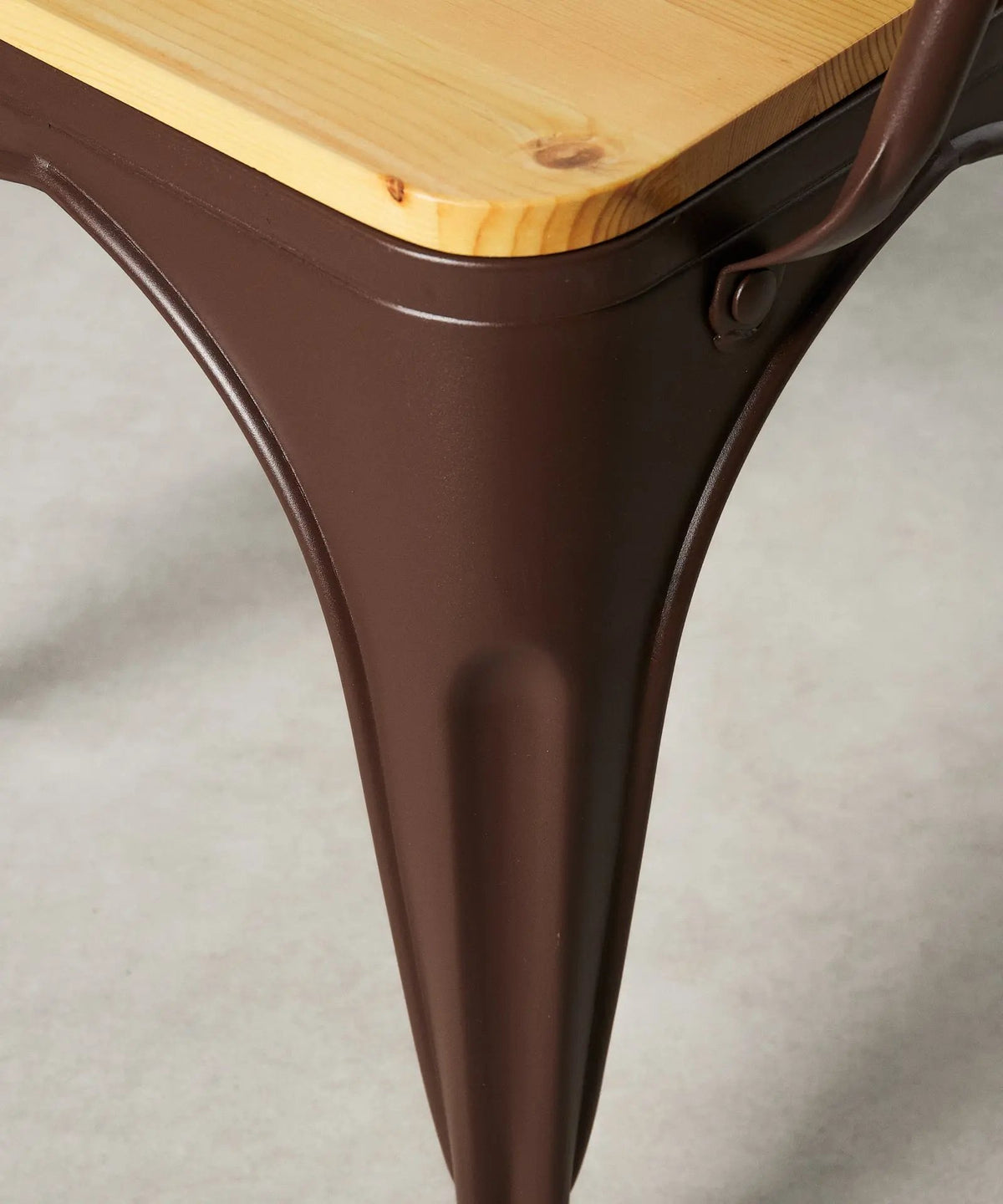 55815409729922 Silla de Comedor de Metal y Madera Tolik Wood Sillas Metálicas Northdeco