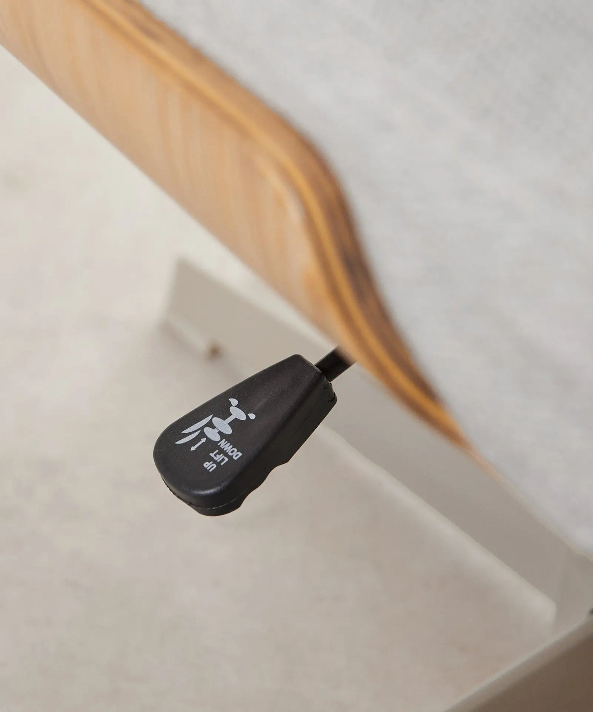 54899385762178 Silla de Escritorio de Tela y Madera Lexa Sillas de Oficina Northdeco