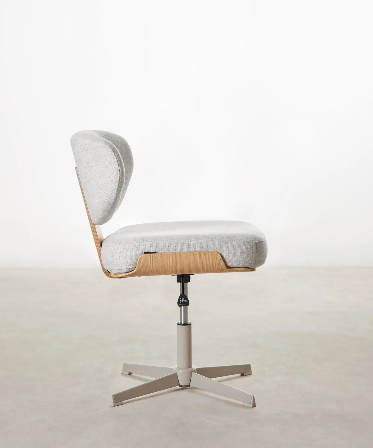 54899385762178 Silla de Escritorio de Tela y Madera Lexa Sillas de Oficina Northdeco